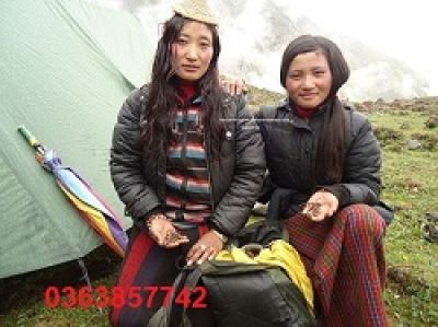 Gọi thợ l&agrave;m m&oacute;ng đến ph&ograve;ng hồi sức để kịp cứu c&ocirc; g&aacute;i nguy kịch